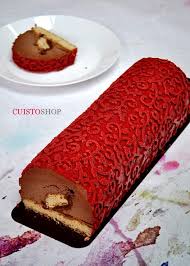 La bûche chocolat au mascarpone est une bûche de noël composée d'un biscuit roulé à base de farine, fleur de maïs, sucre, cacao en poudre, levure et oeufs; Buche Chocolat Caramel Facile Recettes By Hanane