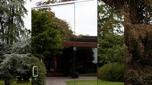 Al vostro fianco per la vostra salute. Monica Bonvicini In Conversazione Con Hou Hanru Maxxi