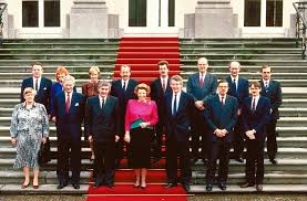 Het kabinet bestaat uit alle ministers en alle staatssecretarissen. Kabinet Lubbers Iii 1989 1994 Regering Rijksoverheid Nl