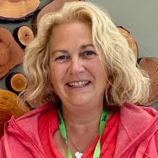 Julie Gardiner's Instagram, Twitter & Facebook