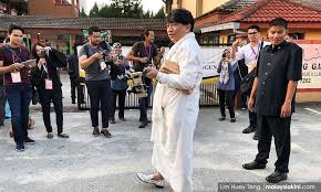 Posted by sk klang gate at 09:38 no comments sk klang gate. Malaysiakini Bm On Twitter Pru14 Live 8 03pagi Calon Bebas Dun Bukit Antarabangsa Azwan Ali Tiba Di Pusat Mengundi Sk Klang Gate Di Jalan Genting Klang Https T Co Ij3ks0uhri Https T Co Ofaxd3wjjg