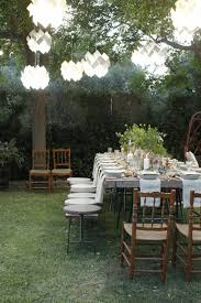 'tis the season for dining alfresco, and one of the unspoken rules of dining alfresco is that you never do so alone. Design Ideas Inspiration For The Perfect Outdoor Dinner Party Apartment Therapy