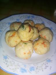 Panaskan minyak goreng secukupnya saja pada wajan. Cara Buat Bebola Ayam Homemade Sedap Tanpa Lemak Msg Rasa Easy Meals Recipes Homemade