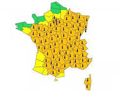La nuit de vendredi à samedi les températures restent chaudes, les températures minimales en fin de nuit sont comprises. Canicule Meteo France Place 13 Departements De Plus En Vigilance Orange 78 Au Total Le Huffpost