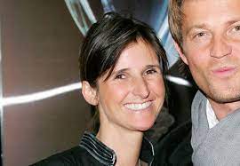 En effet, laurent delahousse est également le papa comblé de deux filles, nées de ses amours avec la journaliste florence kieffer. Florence Kieffer La Biographie De Florence Kieffer Avec Gala Fr
