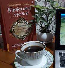 Download terjemah kitab syajaratul ma'arif pdf. Buku Ini Laris Manis Karena Sering Disebut Gus Baha Alif Id