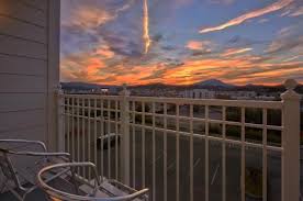 En güzeli de, governor inn sevierville'de konaklayanlar, askeri müzeler söz konusu olduğunda sevierville'nin en ünlüleri arasında olan tennessee museum of aviation'u kolayca ziyaret edebilir. Holiday Inn Express Pigeon Forge Sevierville Hotel Sevierville Tn Deals Photos Reviews