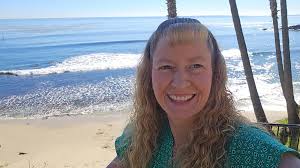 Mandi Fox (@mandi.fox) • Threads, Say more