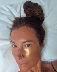 My beautiful cousin @majikren Renée Corcoran getting some much needed R&R  from her nana (YES NANA) duties!! 🥰🥰 EYE NUTRITION THAT VISIBLY IMPROVES  ELASTICITY, PUFFINESS, DARK CIRCLES, FINE LINES AND WRINKLES  https://www.skiniqnz.co.nz/products/fresh-eyes