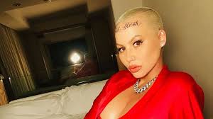 Amber rose, tattoo and jewelry details, attends the 2018 bet awards at microsoft theater on june 24, 2018 in los angeles, california. Doch Fake Amber Rose Plotzlich Ohne Tattoo Auf Der Stirn Promiflash De