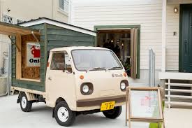 軽トラックの荷台に積めちゃう移動型のカワイイ 小屋 bino bino freeqhomes azito 58 58truck 58 トラック 軽トラ 軽トラック 小屋 キャンプ 移動販売 ワークショップ カスタムカー di フードトラックのデザイン 軽トラ キャンピングカー 移動式カフェ