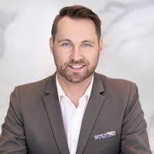 Robert Carlsen's Instagram, Twitter & Facebook