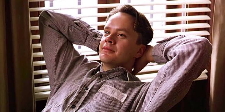 Shawshank Redemption's Ending Plot Hole Addressed By Star Tim Robbins 30  Years After Release