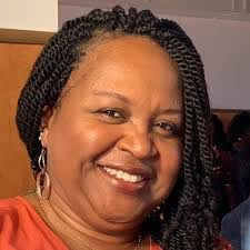 Roslyn Farmer's Instagram, Twitter & Facebook