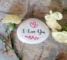 I Love You Pebble Valentine S Rock Love Hearts Bespoke Valentines Gift Valentines Gift Valentine Pebble Love Ornamen In 2020 Valentine Gifts Valentines Handcraft