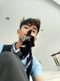 Dihalaman ini anda akan melihat gambar cowok keren dan tampan yang menarik! Cowok Ganteng Keren