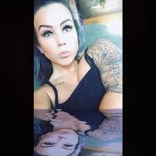 Lilly Gomez's Instagram, Twitter & Facebook