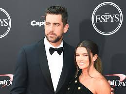 Green bay packers quarterback aaron rodgers and actress shailene woodley are engaged and the former secret life star is coming around to the idea of. Confirmed Aaron Rodgers And Danica Patrick Are Done And Rumors Say He S Been Getting Cozy With Shailene Woodley Barstool Sports