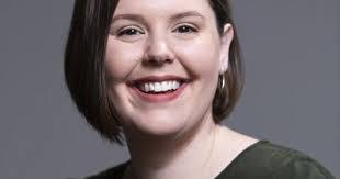 Sara Tuttle's Instagram, Twitter & Facebook