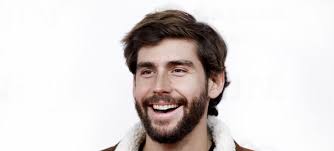 He rose to prominence across europe and latin america with his 2015 hit el mismo sol, primarily hitting success in italy, switzerland and mexico. Alvaro Soler Te Ayuda A Ligar En La Playa En Tiempos De Coronavirus Big Bang Los40