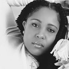 Well when @beyonce is one of the first to wear the new collection I guess  we did something right! So chic in a Siriano black corseted velvet gown. 🖤  #happythursday