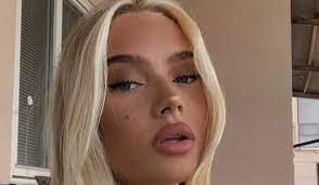 Emma ellingsen is a norwegian model and youtuber. Emma Ellingsen Bio Age Height Fitness Models Biography