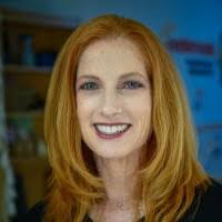 Stephanie Schiff's Instagram, Twitter & Facebook