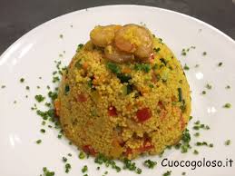 La nostra ricetta del cous cous zucchine e gamberi è profumata allo zenzero, questo ingrediente dona una piacevole freschezza al palato. Cous Cous Speziato Con Verdure E Gamberetti Colore Sapore E Fantasia