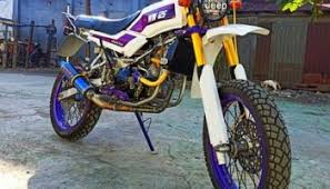 Bangga, saat mempunyai motor dan roda empat yang sudah di modifikasi. Keren Modifikasi Honda Gl Pakai Baju Honda Win Setia1heri Com