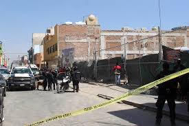 El derrumbe ocurrió cerca de las 16 horas luego de que el segundo piso de un inmueble colapsara, dejando sepultados a un grupo de trabajadores que se encontraban. Arquitecto De Obra De San Martin Detenido Por Derrumbe