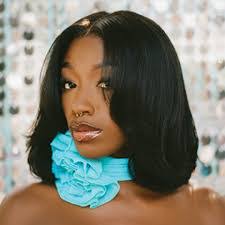 Kiera Wilson's Instagram, Twitter & Facebook