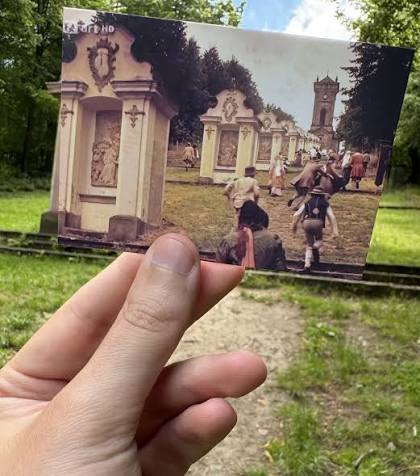 Tři oříšky pro Popelku 🌰🌰🌰 (Vodní hrad Švihov) Tři oříšky pro Popelku je pohádka z roku 1973 režiséra Václava Vorlíčka. Na Vánoce se na tuhle pohádku nedostalo, ale přesto by tu neměla