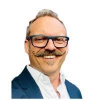 Mike Darst's Instagram, Twitter & Facebook