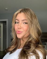 Kerri Haley's Instagram, Twitter & Facebook