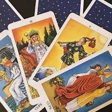 22 arcanes majeurs et 56 arcanes mineurs. Apprendre Le Tarot Divinatoire Gratuit Riche Et Zen