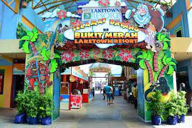 Bukit merah laketown resort menawarkan perkhidmatan yang sempurna dan semua kemudahan penting untuk menceriakan pelancong. Bukit Merah Laketown Resort Perak Lokasi Percutian