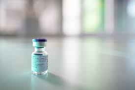 Diese mrna wird im labor hergestellt und enthält eine präzise bauanleitung für erregerspezifische antigene. Biontech Impfstoff Mit Diesen Nebenwirkungen Ist Zu Rechnen Pz Pharmazeutische Zeitung