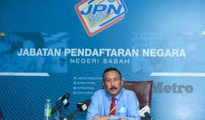 0 ratings0% found this document useful (0 votes). 7 593 Dilucutkan Kerakyatan Sejak 1957