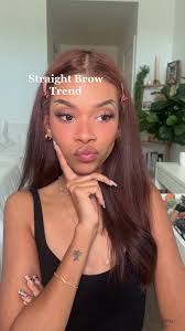 Straight Brow Trend: Impulsive Eyebrow Experiment