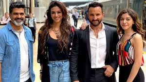 Hum saath saath hain (transl. Hum Saath Saath Hain Tabu Shares Her Excitement On Reuniting With Saif Ali Khan After 20 Years In Jawaani Jaaneman