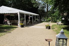 Le domaine des prés fleuris vous propose plusieurs salles ainsi que tout le service lié à vos évènements : Le Domaine De Champigny Salles De Reception En Seine Et Marne 77