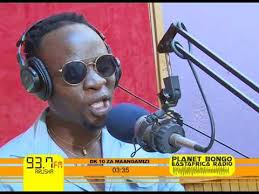 P the mc ametumia dakika zake 10 kwa ku free style na pia kutoa mistari ya baadhi ya nyimbo ambazo hazija toka huku akitoa mafunzo zaidi ndani ya planet. Dakika 10 Za Maangamizi Coyo Planet Bongo Youtube