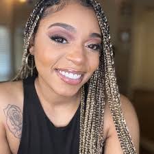 Amanda Styles's Instagram, Twitter & Facebook