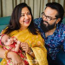 Sarathkumar started off her career in film with roles in abhilasha (1983) and swati mutyam (1985). Radikaa Sarathkumar Realradikaa Twitter