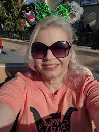 Disney hotel and character dining comparisons