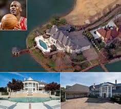 Nba Legend Michael Jordan S New 2 8 Million House In North Carolina Has A Personal Dock Celebrity Houses Hollywood Homes Michael Jordan