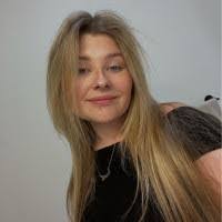 Lacey Cribb's Instagram, Twitter & Facebook