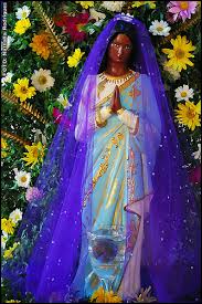 Houve época em que dirigentes umbandistas não aceitavam ciganos em seus trabalhos, mas a umbanda acolhe em suas linhas de trabalho todos os filhos de deus que queiram praticar a caridade. Sou Filha De Umbanda Santa Sara Kali Sincretismo Oro Ina Na Umbanda O