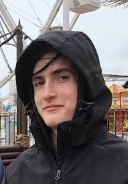 Thiếu niên 17 tuổi đâm mẹ ruột 118 nhát dao rồi tự báo cảnh sát