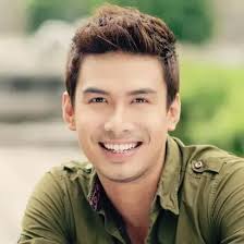 Who was the most attractive person you have seen in public?